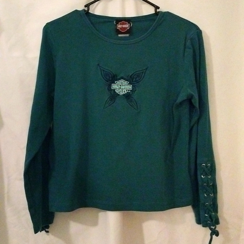 Women's Kelly Green Harley-Davidson shirt. Lace-up sleeves. Size large
